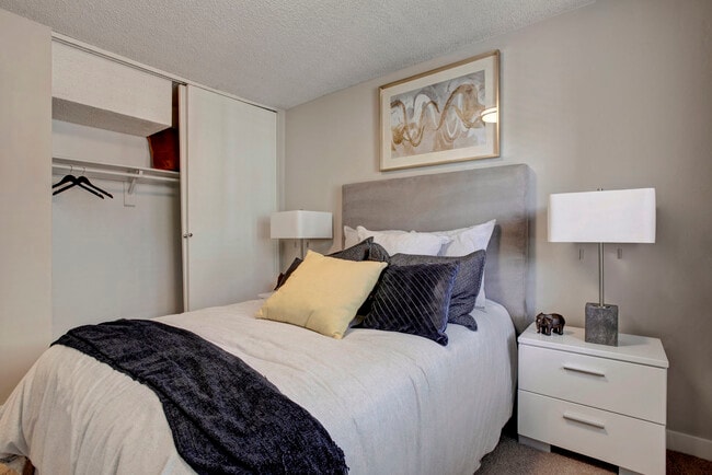 Photo - Rosemont West 84th