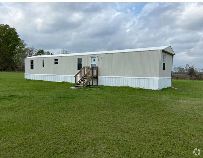 Building Photo - Newly remodeled 3 Bedroom, 2 Bathroom home...