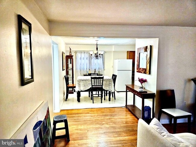 Photo - 4506 Samar St