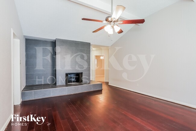 Photo - 5903 High Meadow St