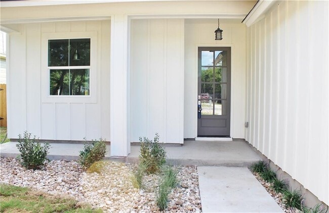 Building Photo - 14803 Debba Dr