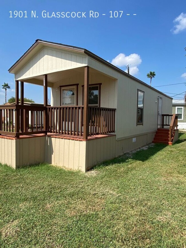 Photo - 1901 N Glasscock Rd