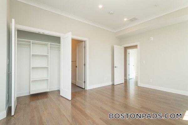 Photo - 3247 Washington St Unit 3