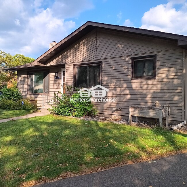 Building Photo - 1426 24th Ave N Rental