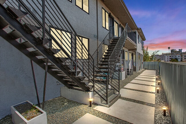 Photo - 230 S. Carondelet St.