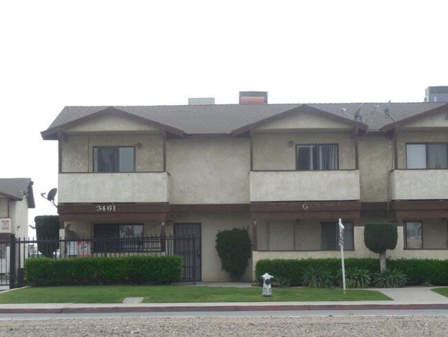Building Photo - 3461 S Chester Ave Unit 8 Rental