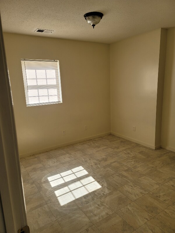 Photo - 346 Railroad Ave