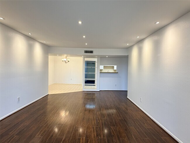 Photo - 8523 Hearth Dr Unit 19-34