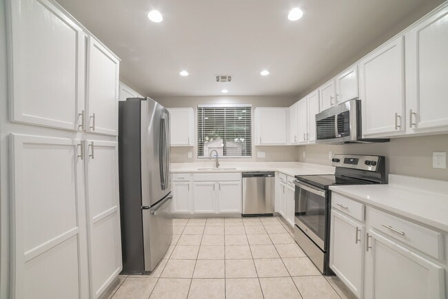 Photo - 7409 S 37th Glen