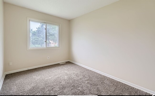 Photo - Spacious 3 - Bedroom Townhome with Modern ...
