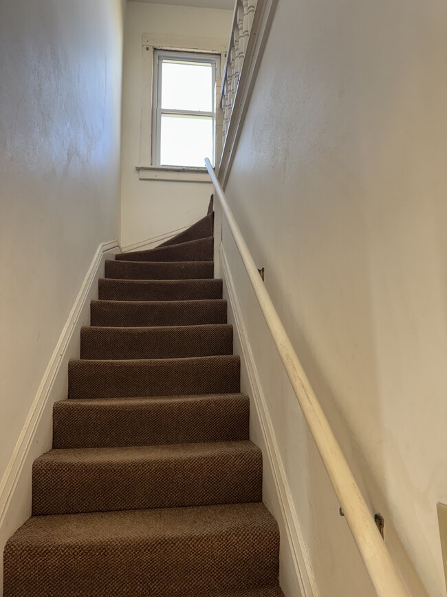 Photo - 10 E Nelson St