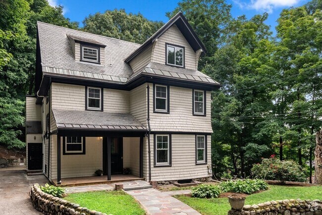 Building Photo - 136 Academy Hill Rd Rental
