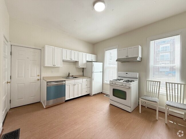 Building Photo - 60 Park St Unit 3T Rental