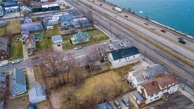 Photo - 2877 Niagara St