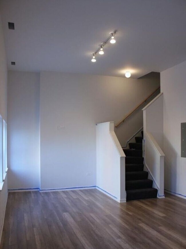 Photo - 2700 N W Ave Unit 202