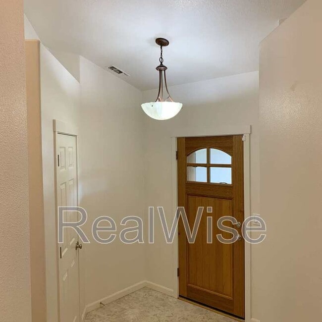 Photo - 1188 SW Derek Ln