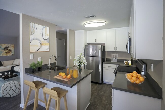 Photo - Sommerset La Costa