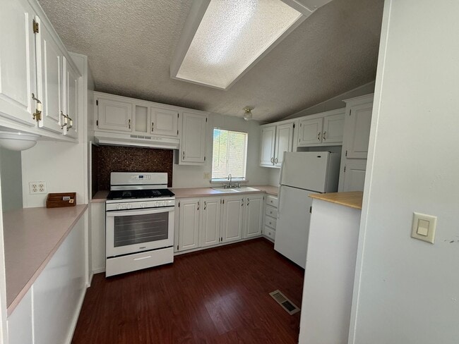 Photo - 2 Bedroom 2 Bath Contact Property Pros 928-634-7710
