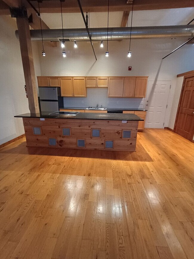 Photo - ? MOVE IN SPECIAL Welcome to Jordan Creek ... Unidad 204