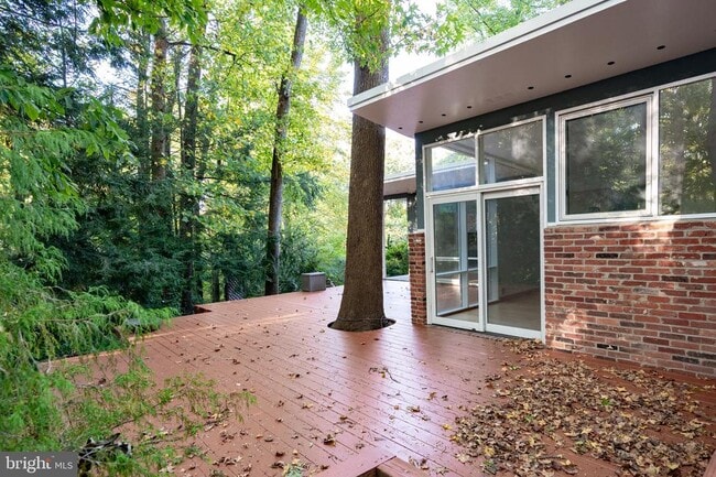 Photo - 2227 Glasgow Rd