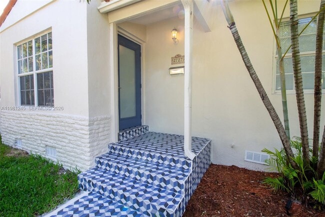 Photo - 2727 Calusa St