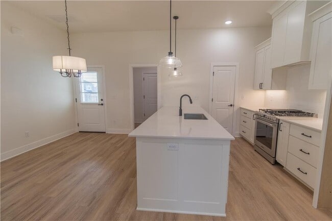 Photo - 2333 S 31st Pl