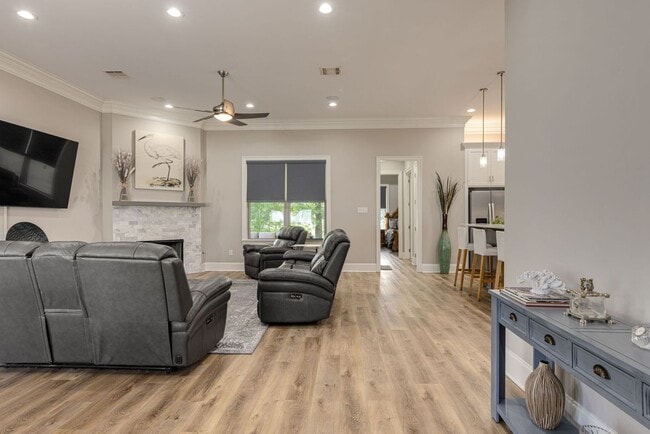 Photo - 204 Redfern St