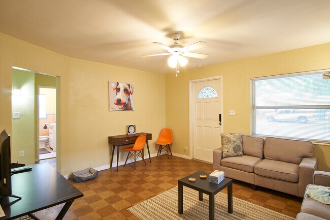 Photo - 1518 E Ellicott St