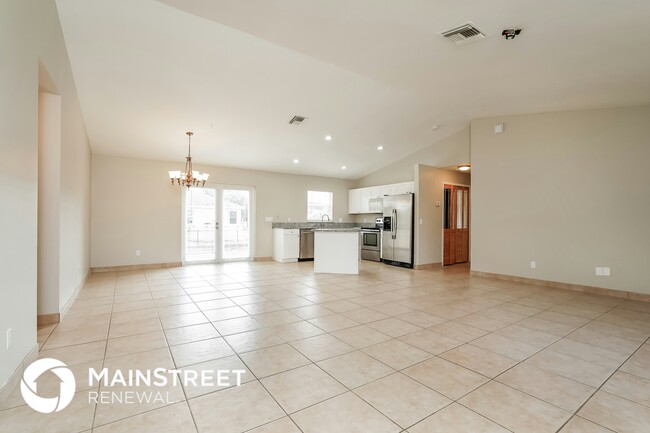 Photo - 6030 Latimer Ave