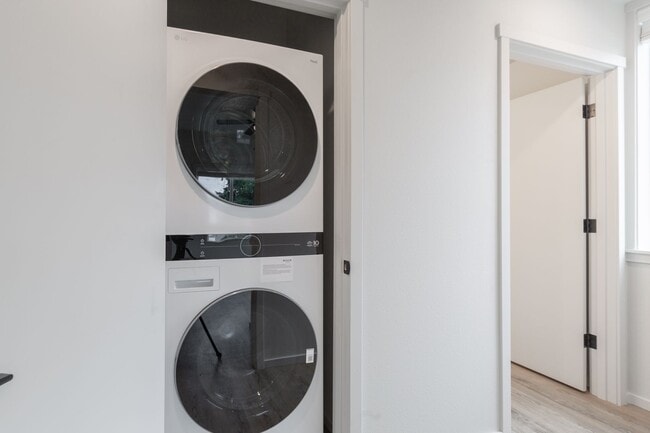 Photo - Sparrow Landing