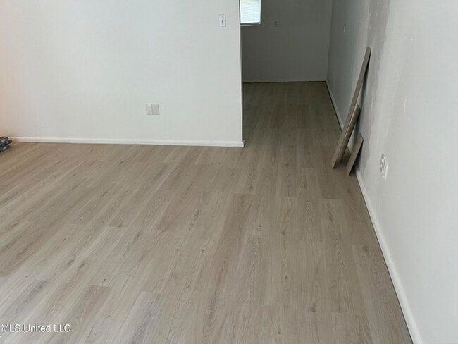 Photo - 2534 Cypress Ave