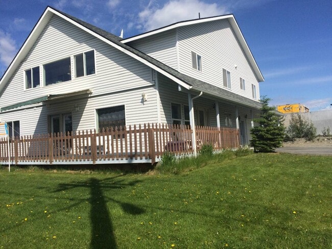 Triplex - 161 E Susitna Ave Unit 3