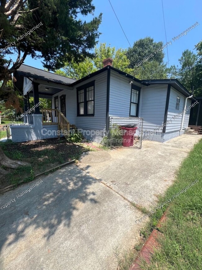 Photo - 495 Pittman St