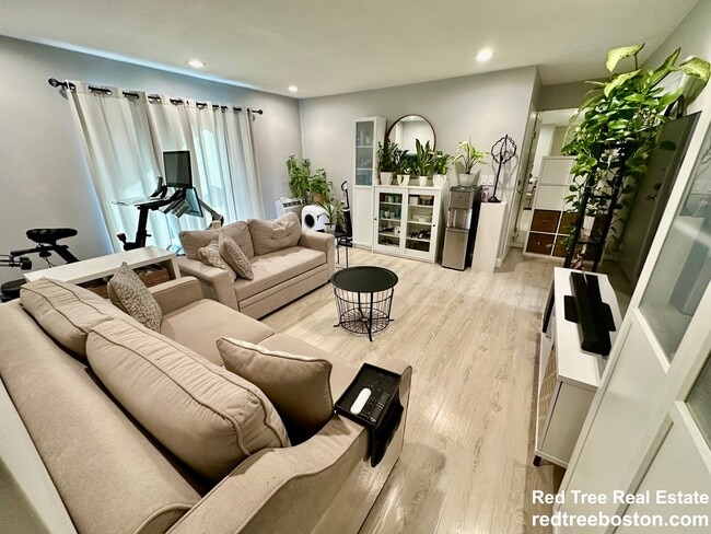 Photo - 127 Eliot St Unit 3