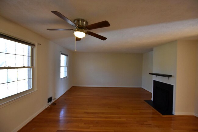 Photo - Spacious 2 Bedroom Apartment w/ Washer|Dry...