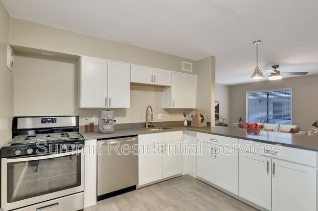 Photo - 714 E 10th St Unidad 2