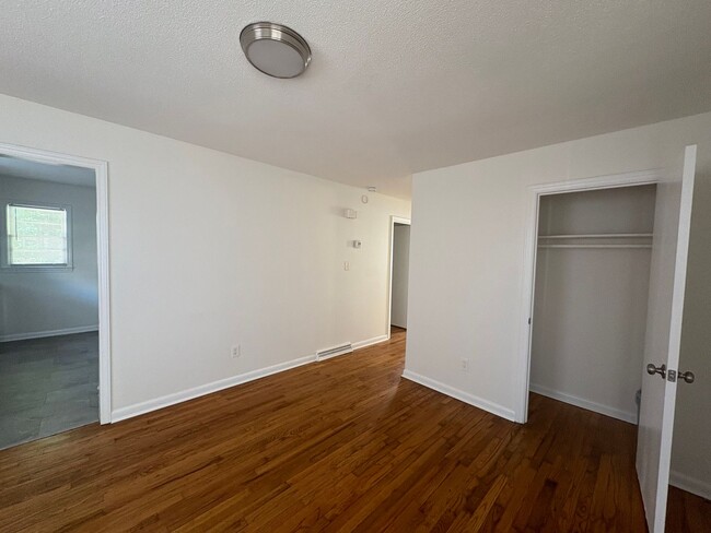 Photo - 702 W Fairfield Rd