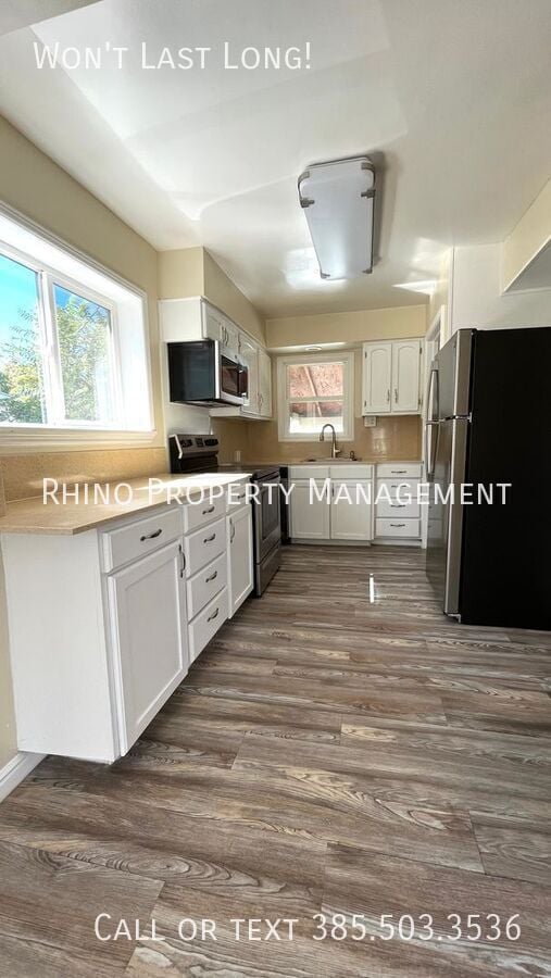 Photo - 3353 Porter Ave