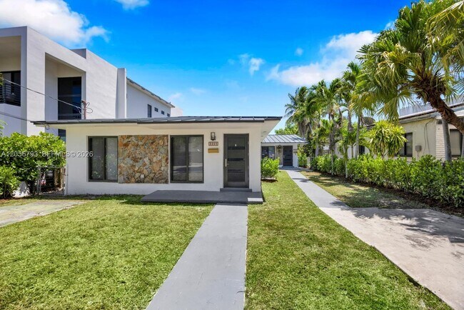 Photo - 3050 SW 26th St Unit 3050