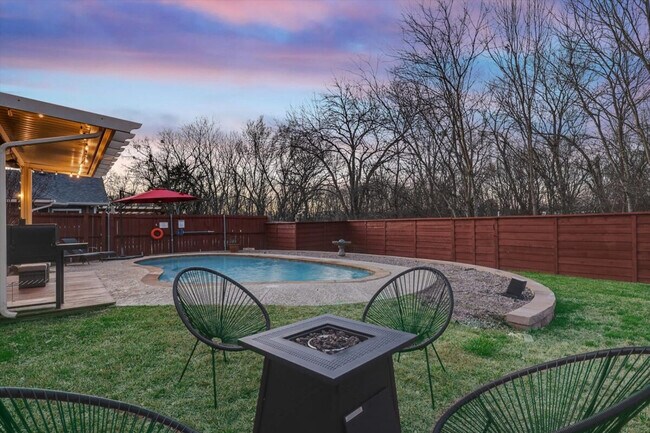 2033 Spring Mills Rd Unit SI ID1056398P