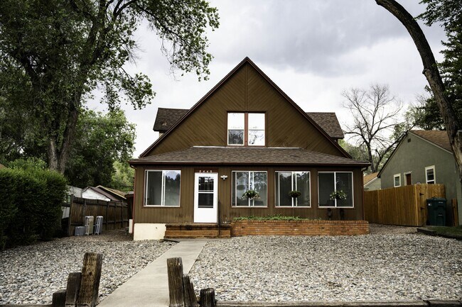 Building Photo - 2440 E Willamette Ave