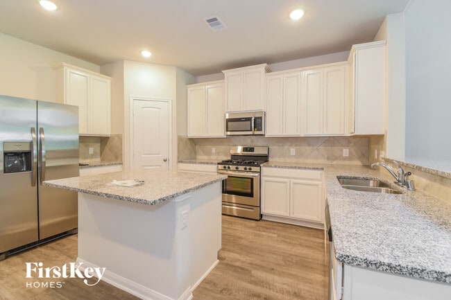 Photo - 317 Lk Wy Cir
