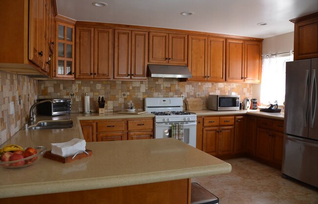 Photo - Coming Soon! - Bright 3-Bed Home in a Grea...