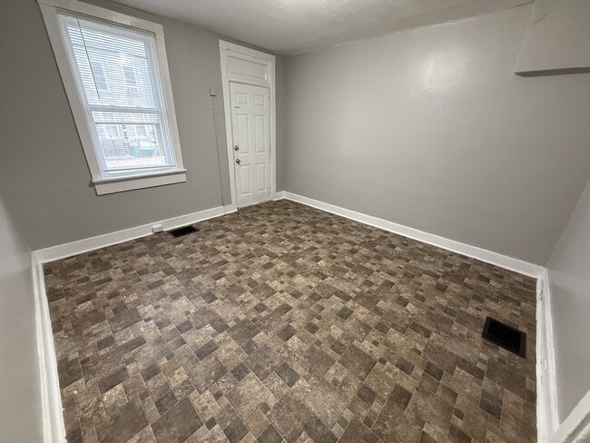 Photo - 533 Manor St