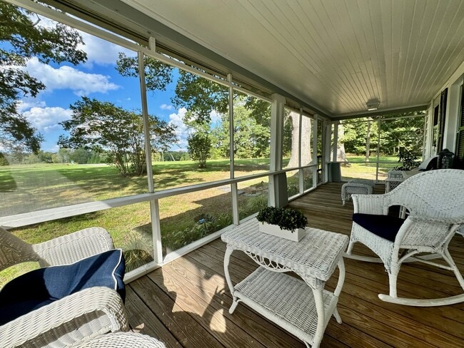 Photo - 2737 Huguenot Trail