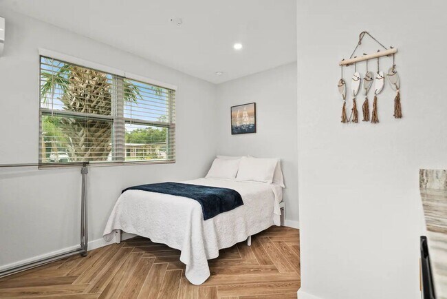 Photo - 403 Locklie St Unidad 403 B