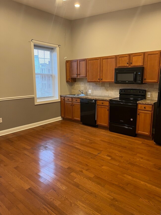 Photo - 925 N 15th St Unidad 3fl