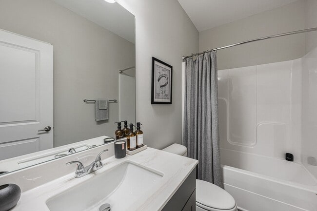 Building Photo - Tessa Jodeco Townhomes