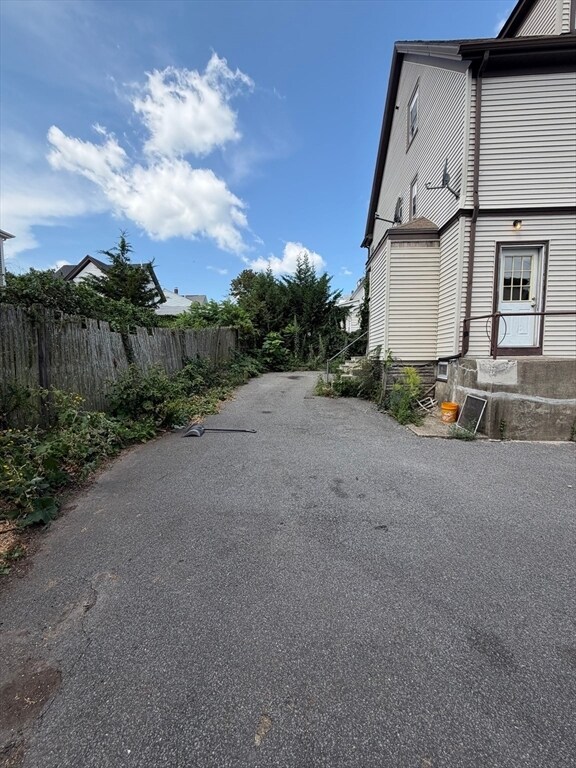 Photo - 253 Whitwell St Unit 2L