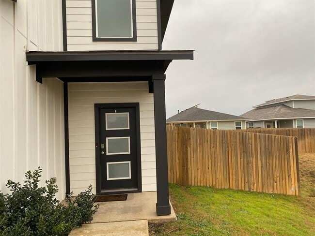 Photo - 121 Parryi Cove